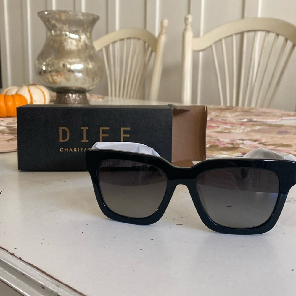 DIFF Women’s Sunglasses